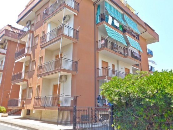 003, Scalea Apartment Central