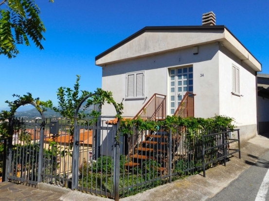 Santa Maria Del Cedro Detached House 