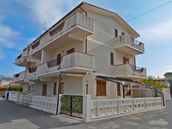 Santa Maria Del Cedro Renovated  Attic apartment